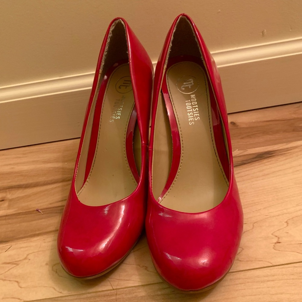 Mootsies Tootsies Ruby Red pumps